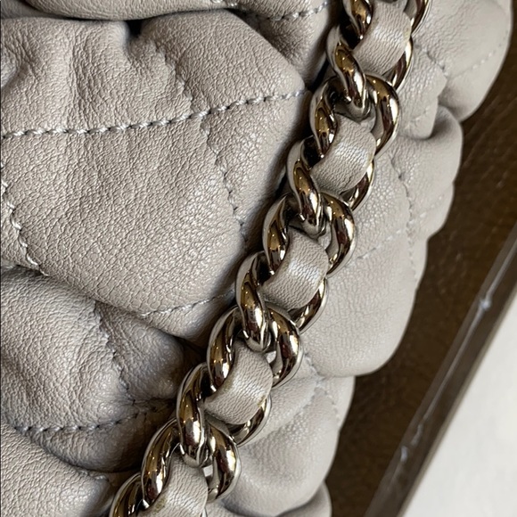 ‼️SOLD‼️💯% Authentic Chanel chain around bag - Picture 4 of 11